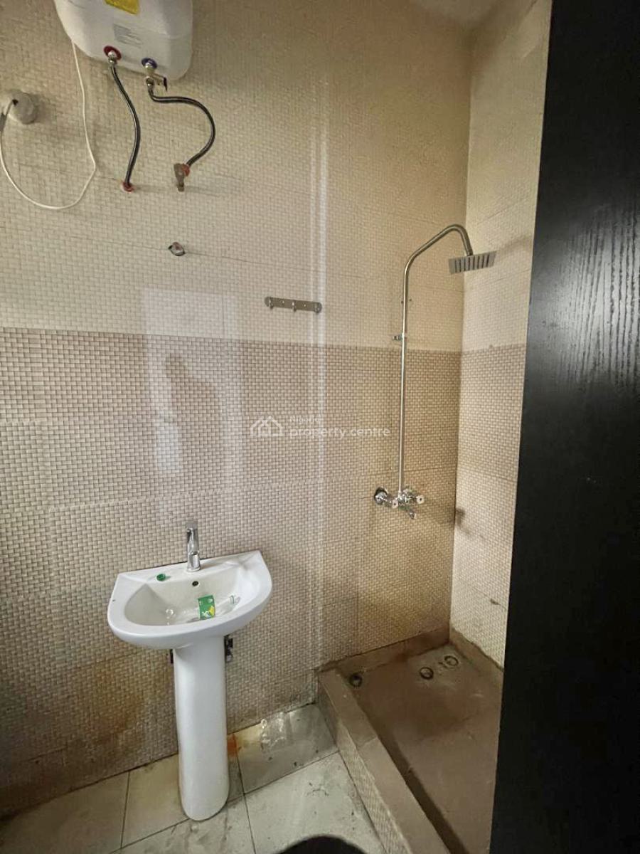 Well Built 3 Bedroom Apartment with Bq, Agungi, Lekki, Lagos, Flat / Apartment for Rent