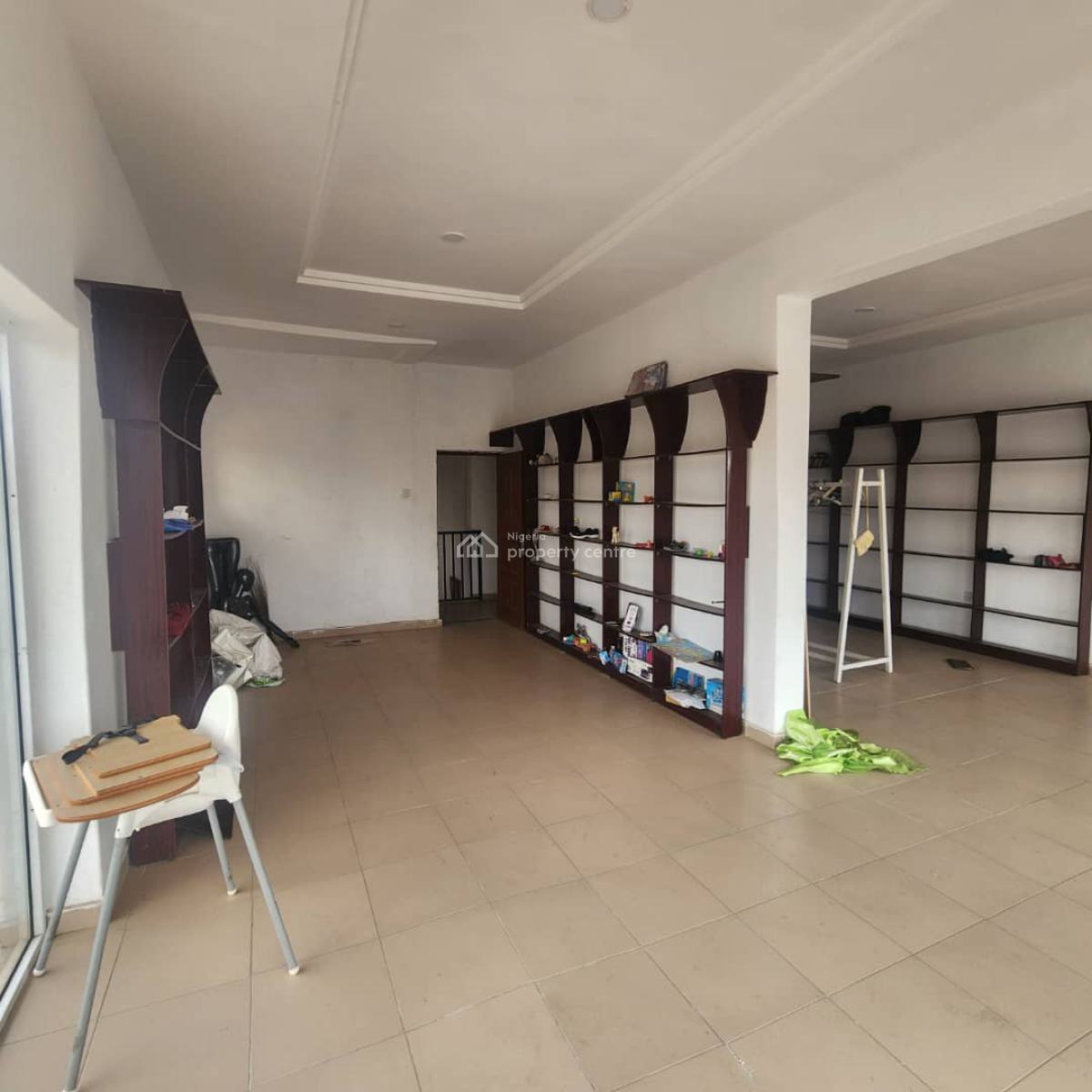 2 Floor Office & Store Shopping Complex, Gate Bustop Along Basorun Aliwo Road, Ibadan, Oyo, Office Space for Sale