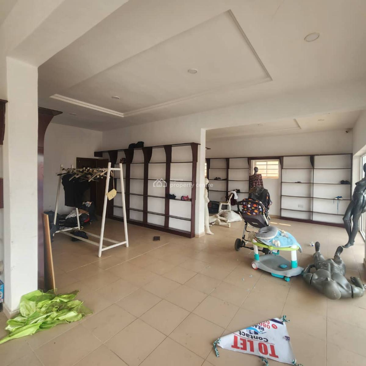 2 Floor Office & Store Shopping Complex, Gate Bustop Along Basorun Aliwo Road, Ibadan, Oyo, Office Space for Sale