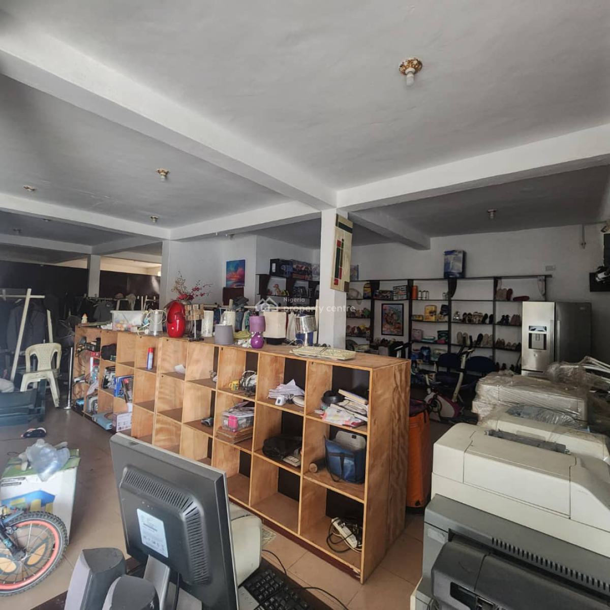 2 Floor Office & Store Shopping Complex, Gate Bustop Along Basorun Aliwo Road, Ibadan, Oyo, Office Space for Sale