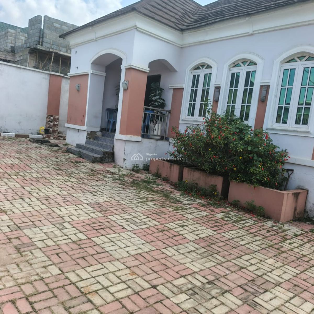 4 Bedroom Bungalow with 2 Bedroom Bq, Arapaja Estate Oluyole, Ibadan, Oyo, Detached Bungalow for Sale