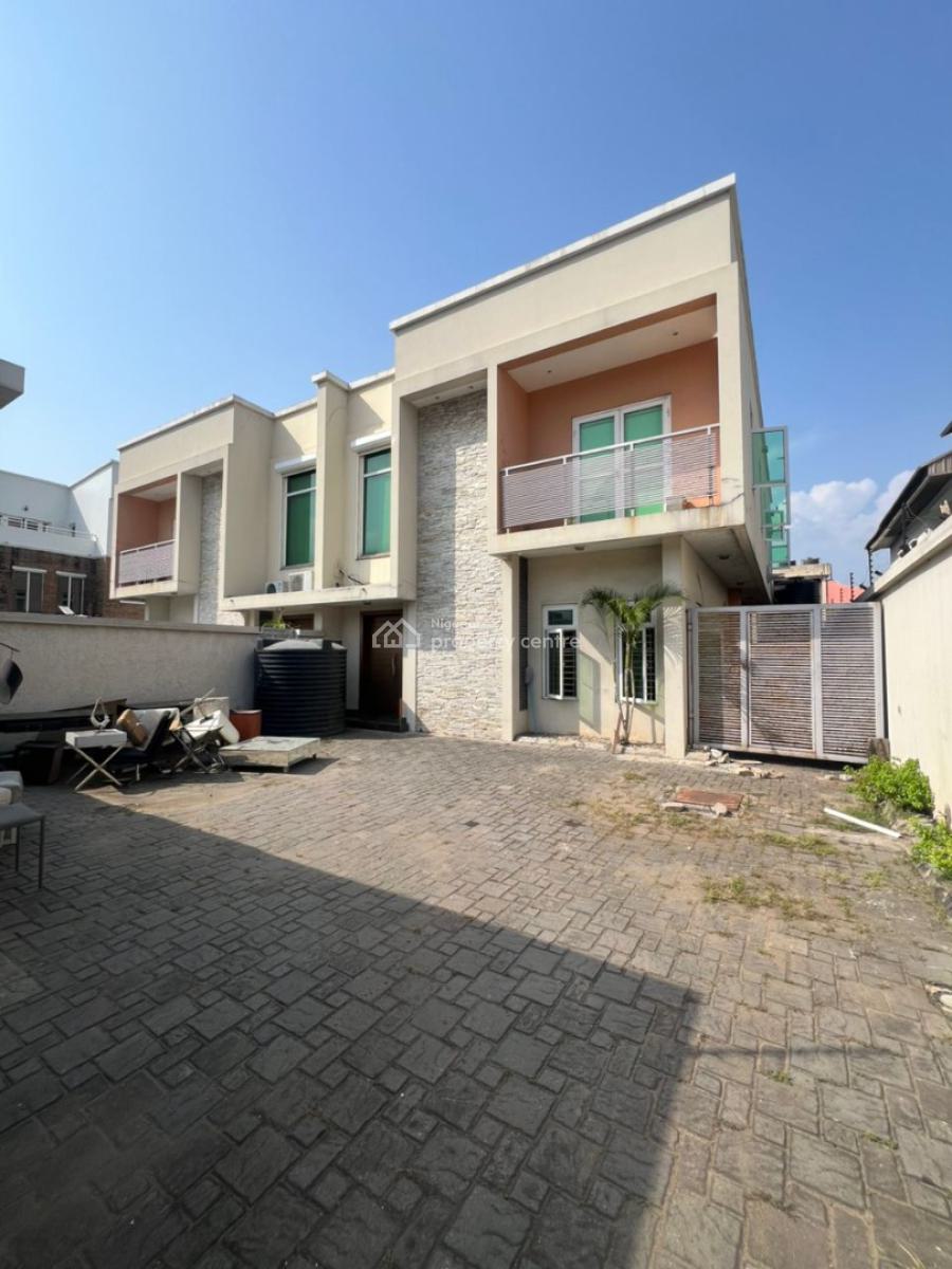 Spacious 4 Bedroom Semi-detached Duplex with Bq, Lekki Phase 1, Lekki, Lagos, Semi-detached Duplex for Rent