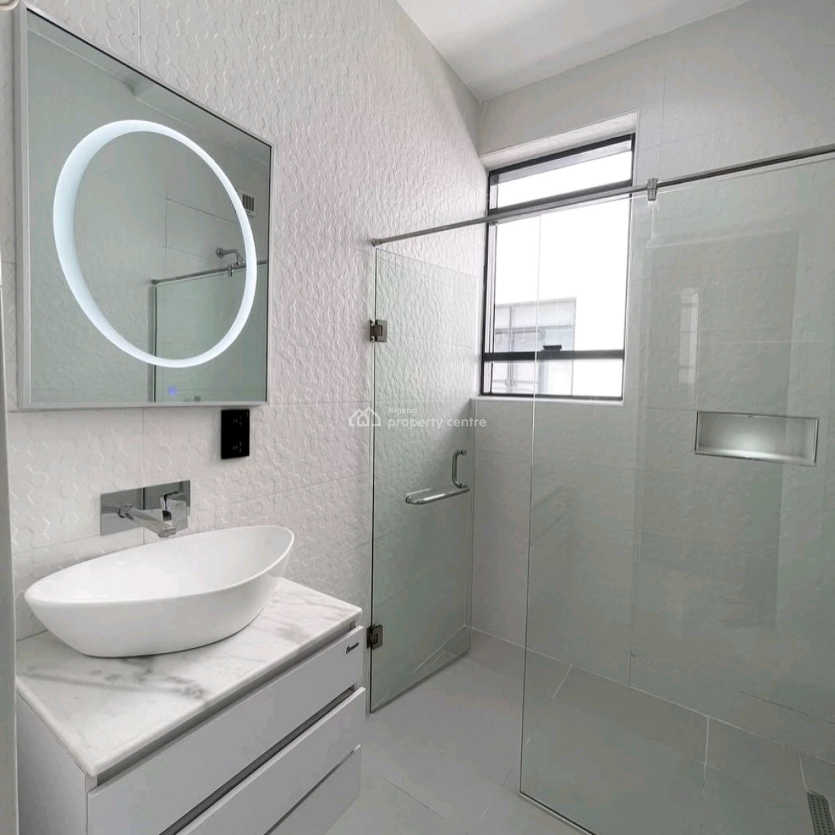 Contemporary 5bedroom Fully Detached Duplex   Amenities: - [, Osapa, Lekki, Lagos, House for Sale