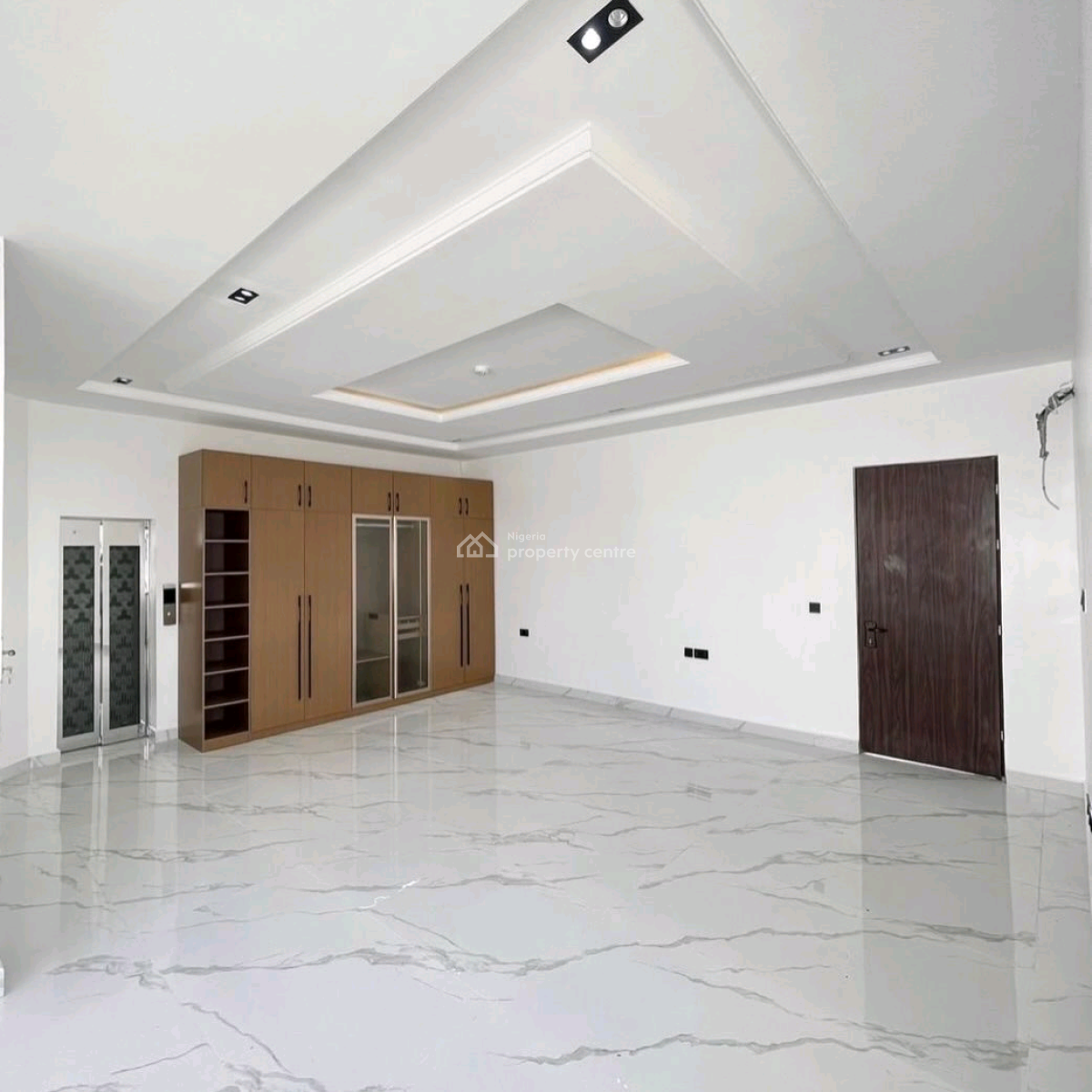 Contemporary 5bedroom Fully Detached Duplex   Amenities: - [, Osapa, Lekki, Lagos, House for Sale