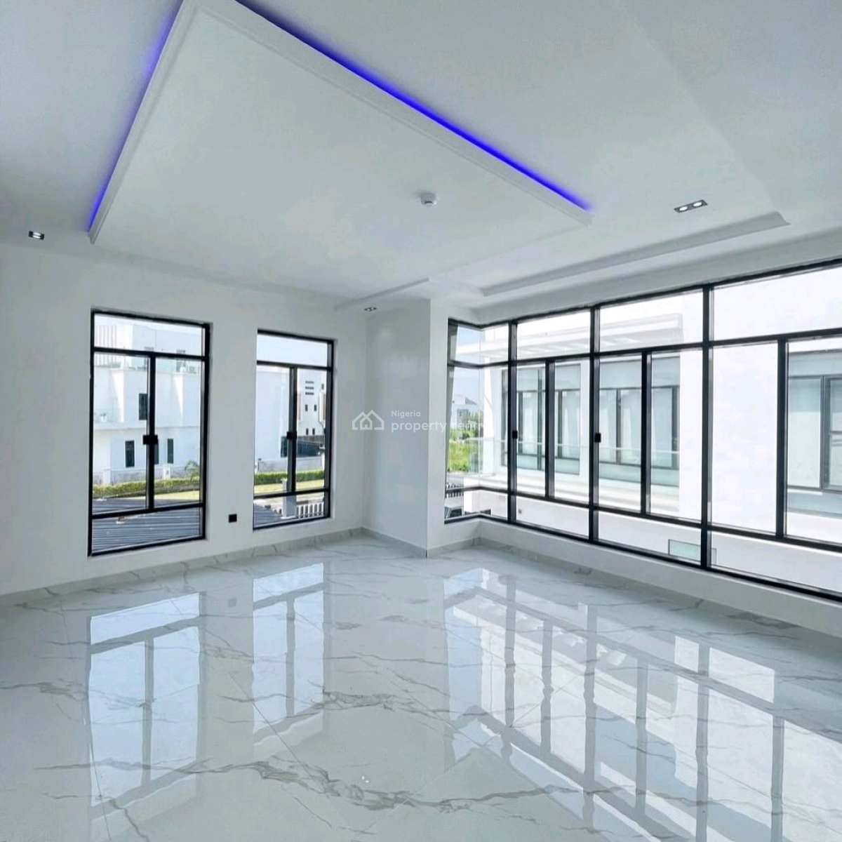 Contemporary 5bedroom Fully Detached Duplex   Amenities: - [, Osapa, Lekki, Lagos, House for Sale