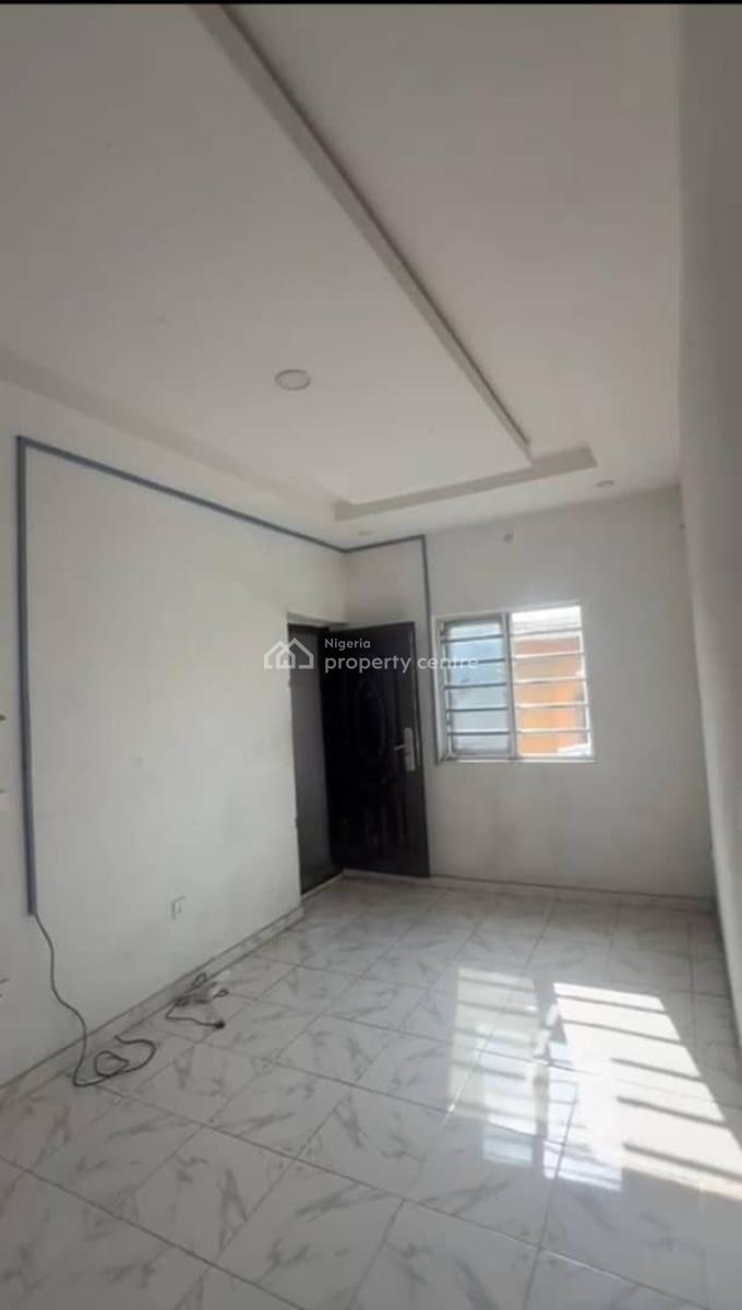 Lovely 2 Bedroom Flat, Dipo Olubi Street Off Ogunleye Aguda/kilo, Surulere, Lagos, Flat / Apartment for Rent
