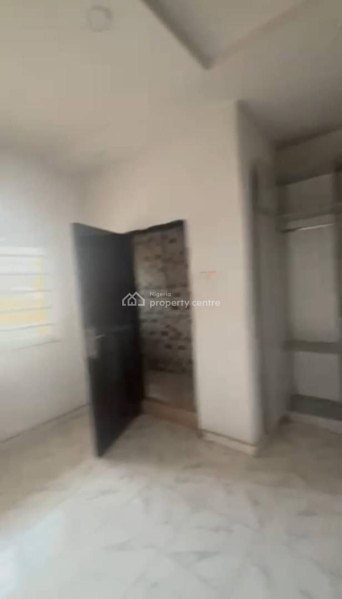 Lovely 2 Bedroom Flat, Dipo Olubi Street Off Ogunleye Aguda/kilo, Surulere, Lagos, Flat / Apartment for Rent
