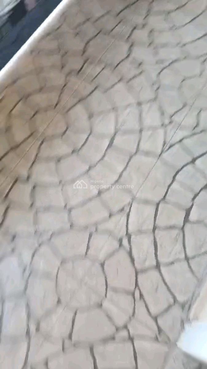 Two Bedroom Flat, Jebba Street, Adekunle, Yaba, Lagos, Flat / Apartment for Rent