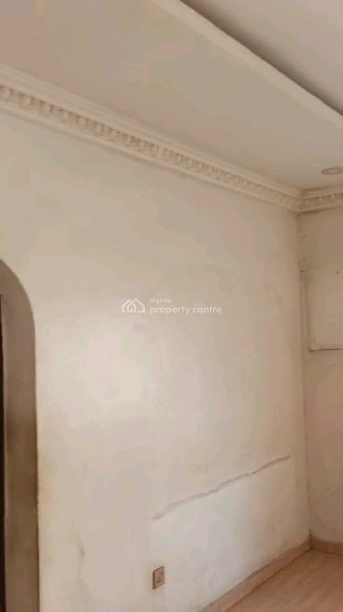 Two Bedroom Flat, Jebba Street, Adekunle, Yaba, Lagos, Flat / Apartment for Rent