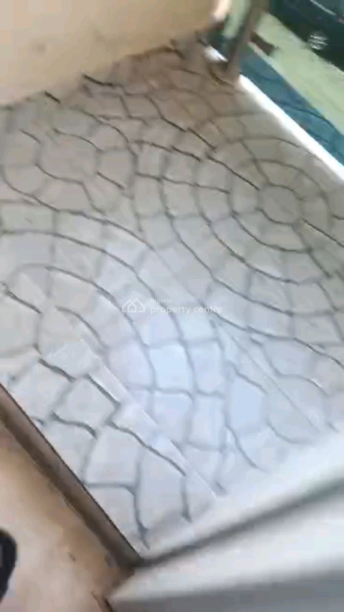 Two Bedroom Flat, Jebba Street, Adekunle, Yaba, Lagos, Flat / Apartment for Rent