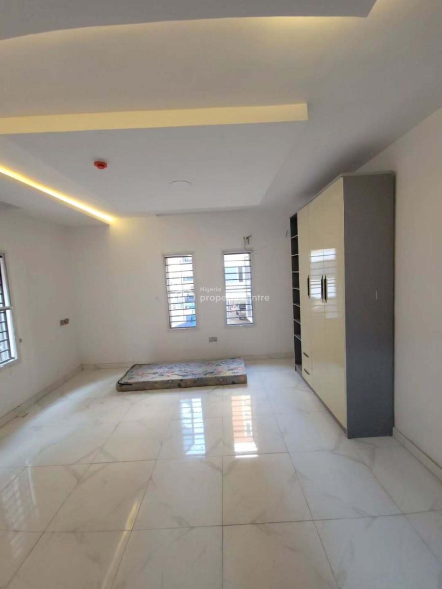 Fully Serviced 2 Bedrooms Apartment with a Bq, Lekki Phase 1, Lekki, Lagos, Flat / Apartment for Rent
