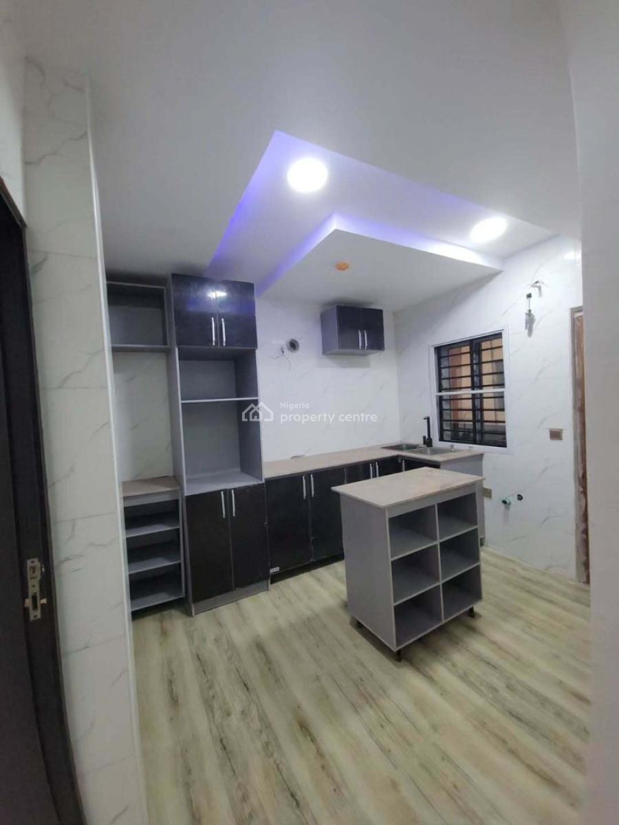 Fully Serviced 2 Bedrooms Apartment with a Bq, Lekki Phase 1, Lekki, Lagos, Flat / Apartment for Rent