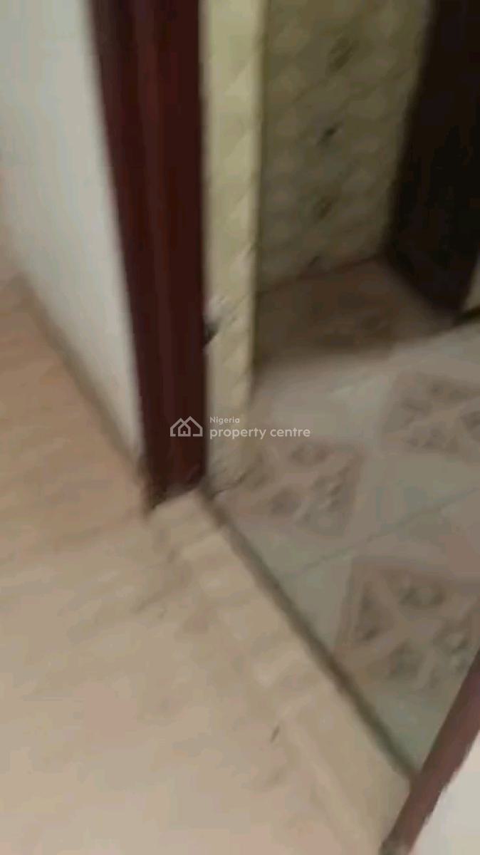 Two Bedroom Flat, Jebba Street, Adekunle, Yaba, Lagos, Flat / Apartment for Rent