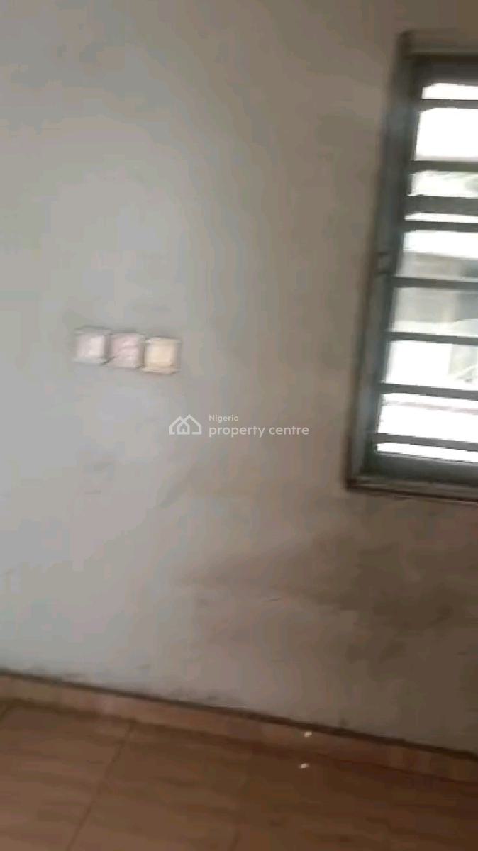 Two Bedroom Flat, Jebba Street, Adekunle, Yaba, Lagos, Flat / Apartment for Rent
