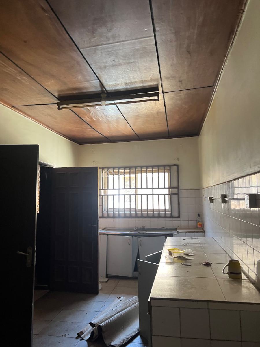 3 Bedroom Flat, Office /residence, 1st Floor, Off Amino Kano, Wuse 2, Abuja, Flat / Apartment for Rent