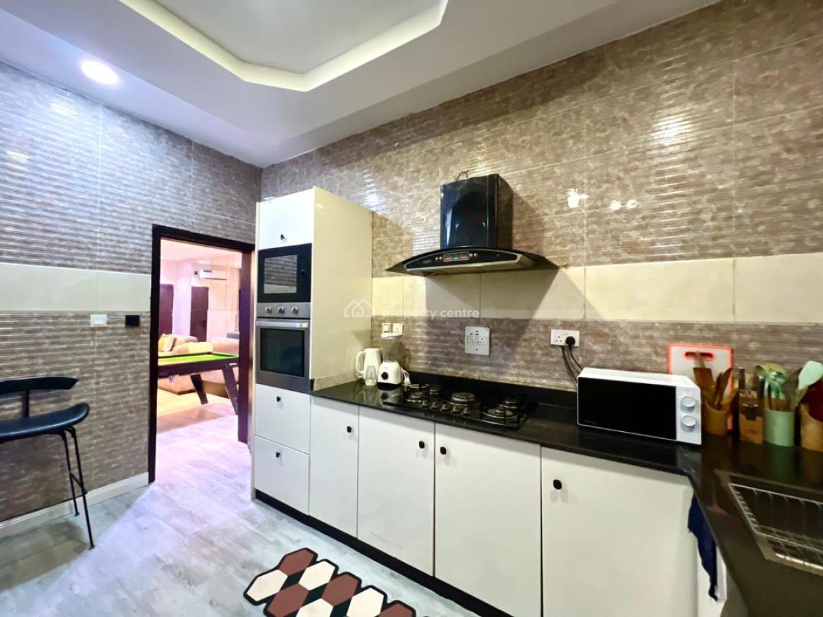 3 Bedroom Apartment, Lekki Phase 1, Lekki, Lagos, Flat / Apartment Short Let