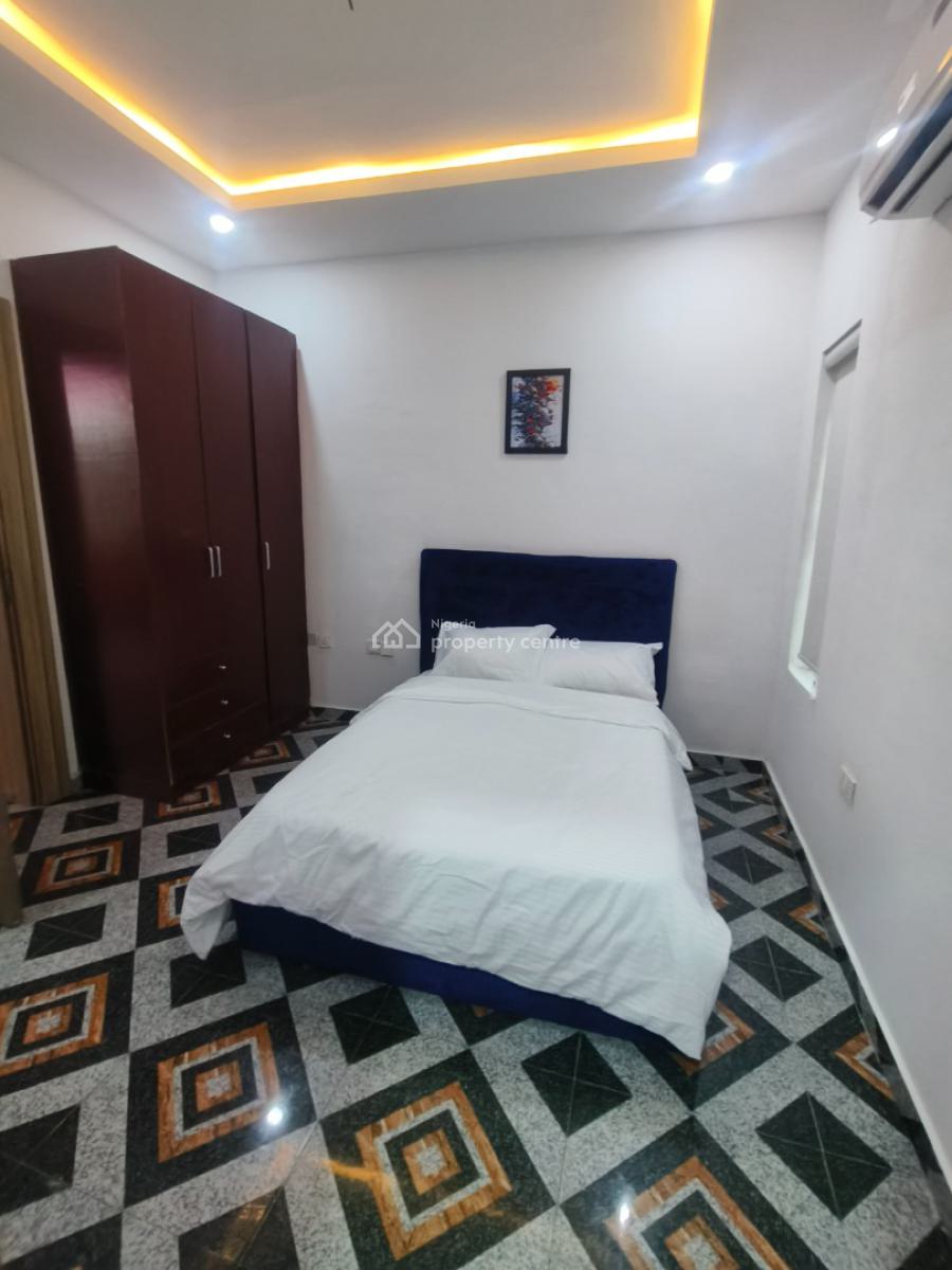 Lovely Flat for Your Peace of Mind, Mobil Road, Ilaje, Ajah, Lagos, Mini Flat (room and Parlour) Short Let