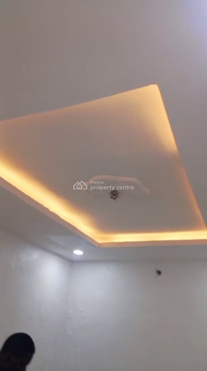 Standard  Mini Flat Upstairs with  Pop,, Onike, Yaba, Lagos, Mini Flat (room and Parlour) for Rent