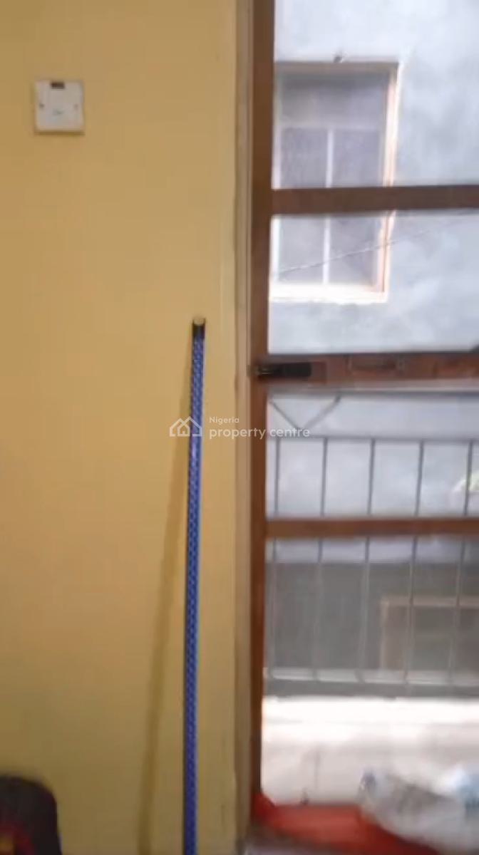 Standard  Mini Flat Upstairs with  Pop,, Onike, Yaba, Lagos, Mini Flat (room and Parlour) for Rent