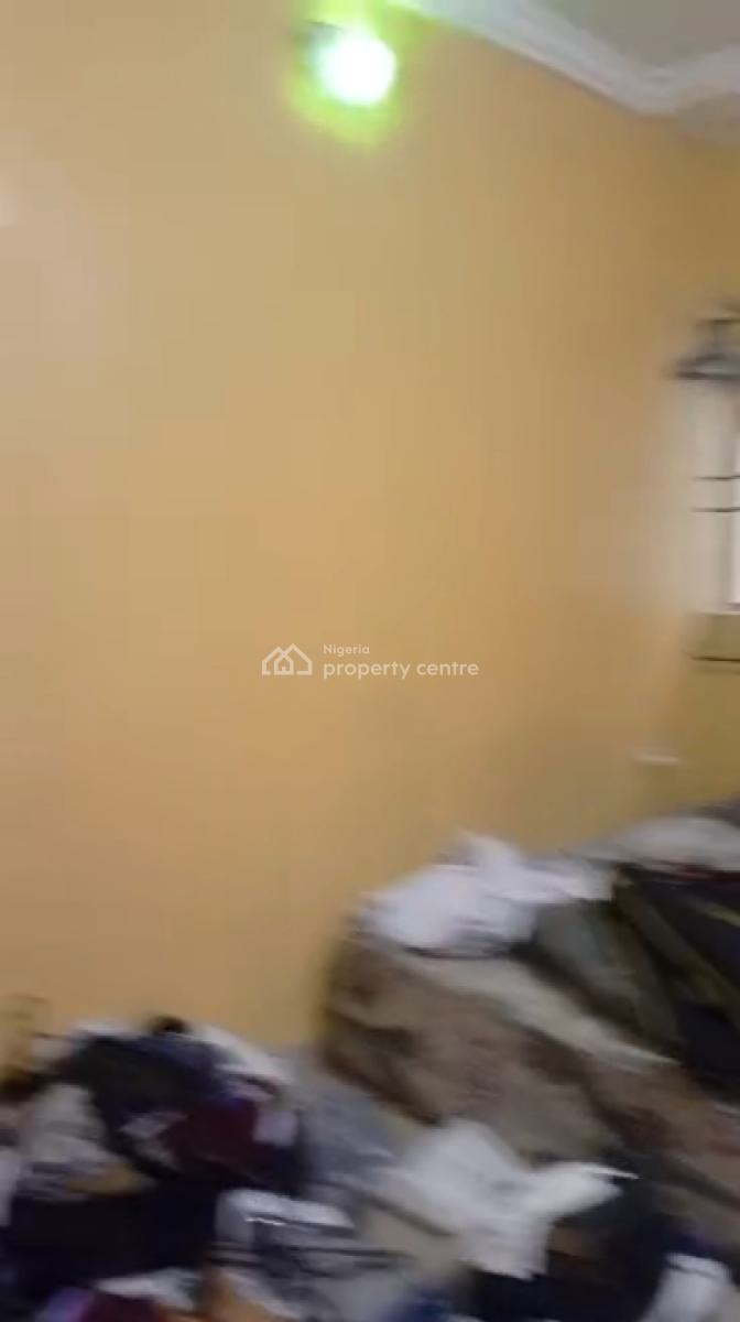 Standard  Mini Flat Upstairs with  Pop, Car Park, Onike, Yaba, Lagos, Mini Flat (room and Parlour) for Rent