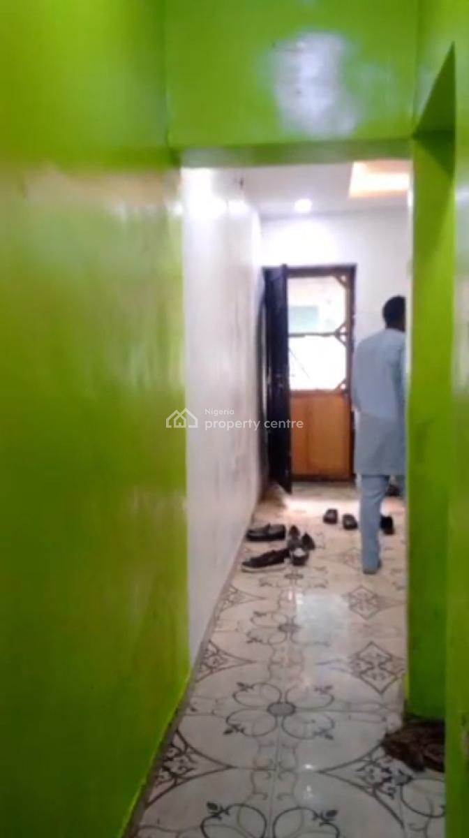 Standard  Mini Flat Upstairs with  Pop, Car Park, Onike, Yaba, Lagos, Mini Flat (room and Parlour) for Rent