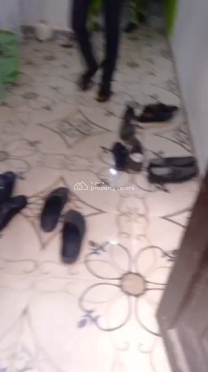 Standard  Mini Flat Upstairs with  Pop, Car Park, Onike, Yaba, Lagos, Mini Flat (room and Parlour) for Rent