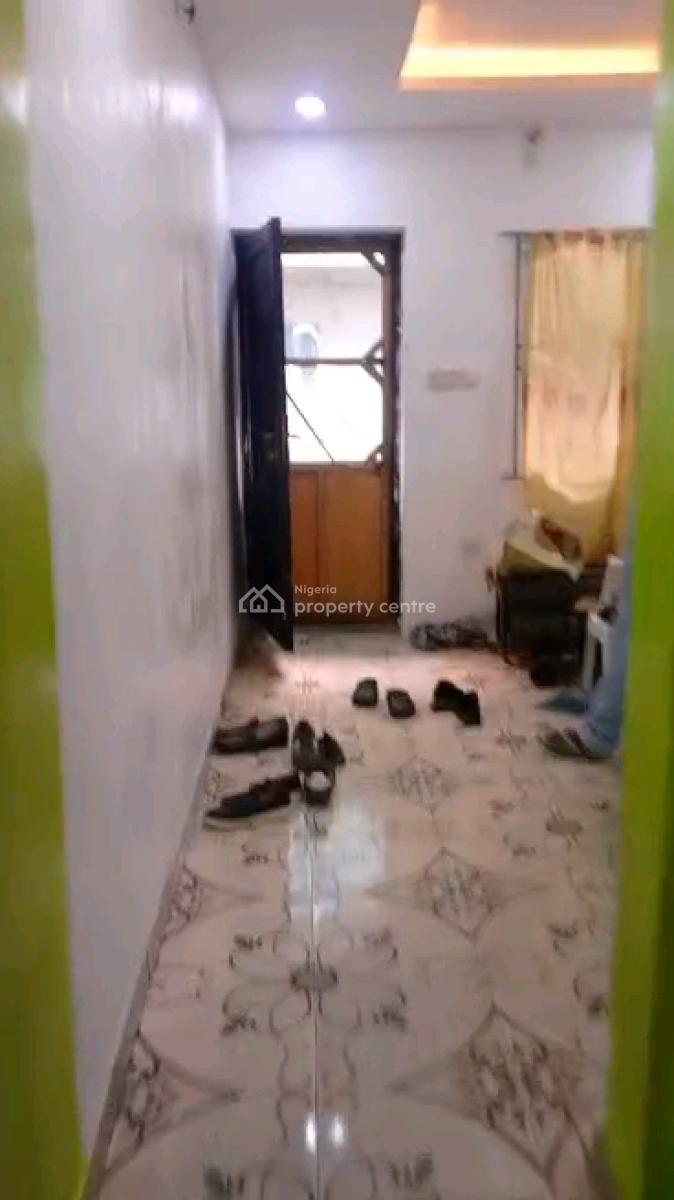 Standard  Mini Flat Upstairs with  Pop, Car Park, Onike, Yaba, Lagos, Mini Flat (room and Parlour) for Rent