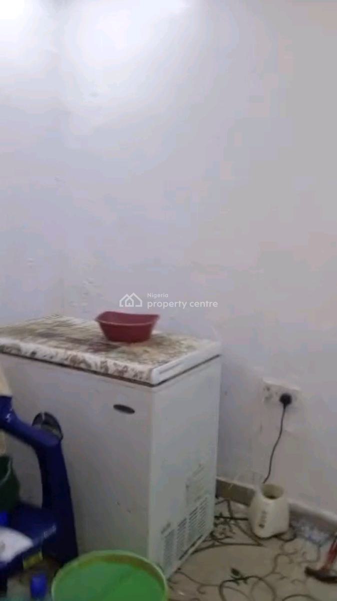 Standard  Mini Flat Upstairs with  Pop, Car Park, Onike, Yaba, Lagos, Mini Flat (room and Parlour) for Rent