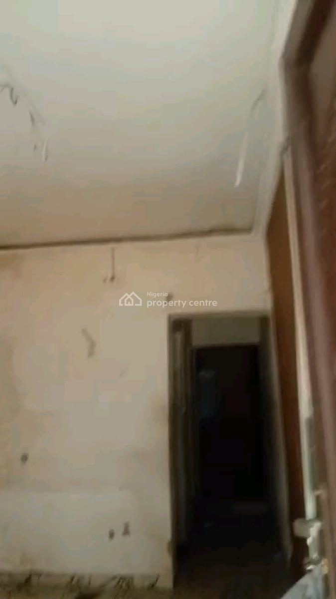 Standard  Mini Flat Upstairs with  Pop, Car Park, and Kitchen Cabinet, Onike, Yaba, Lagos, Mini Flat (room and Parlour) for Rent
