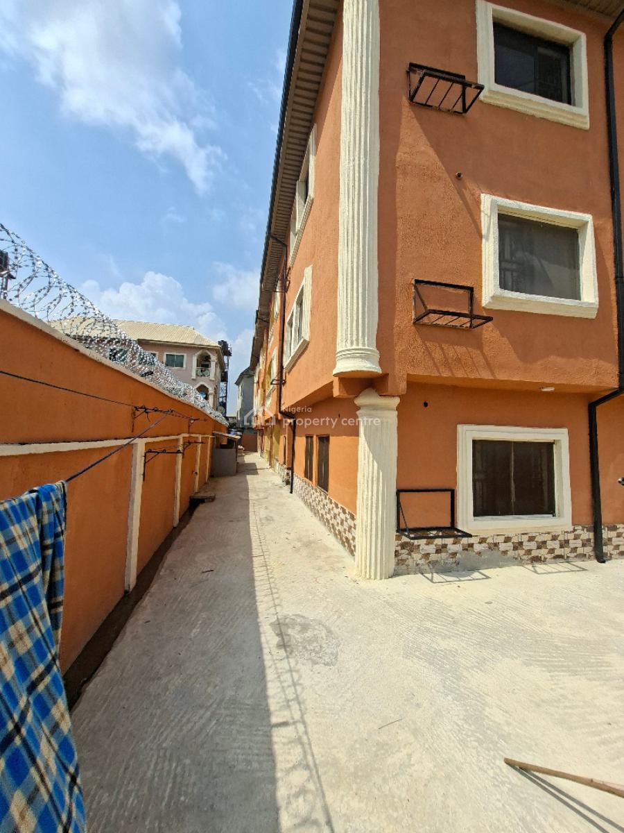 Renovated Block of 6 Flats on a Corner Piece Land, Parkview Estate, Ago Palace, Isolo, Lagos, Block of Flats for Sale