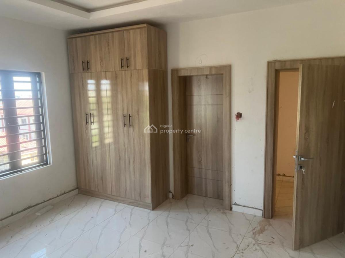 Distress Luxury 3 Bedroom Finished  Apartment, Stella Maris Road, Area 1, Garki, Abuja, Flat / Apartment for Sale