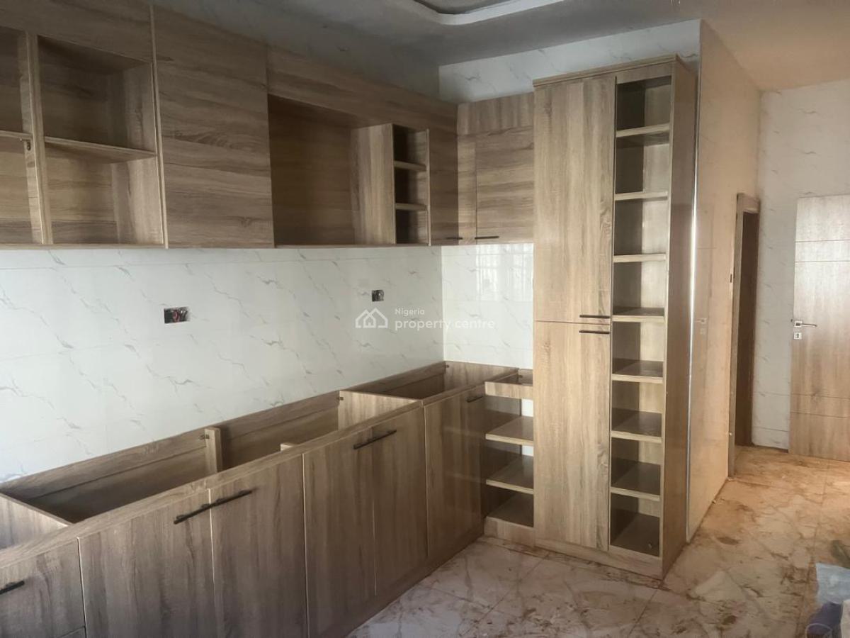 Distress Luxury 3 Bedroom Finished  Apartment, Stella Maris Road, Area 1, Garki, Abuja, Flat / Apartment for Sale