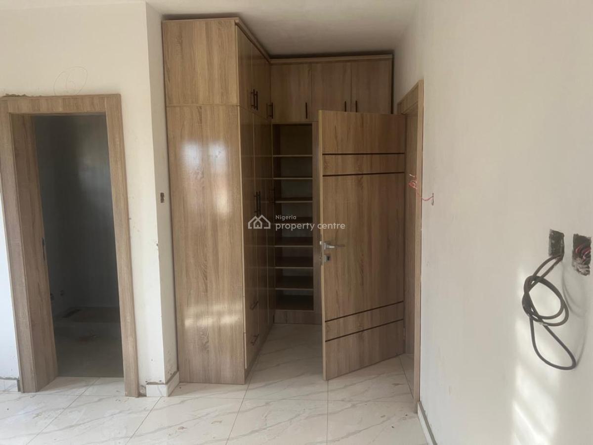 Distress Luxury 3 Bedroom Finished  Apartment, Stella Maris Road, Area 1, Garki, Abuja, Flat / Apartment for Sale
