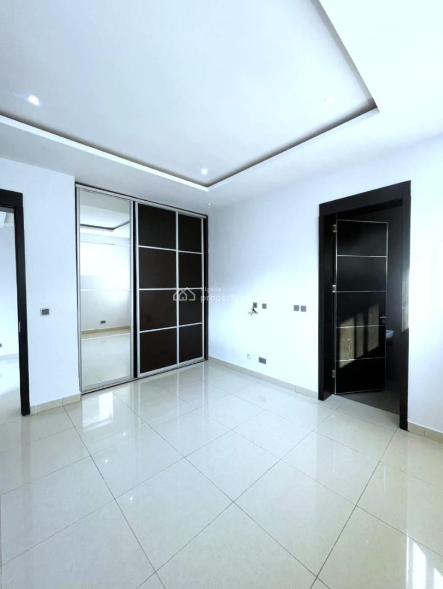 Spacious 5-bedroom Semi Detached Duplex, Osapa, Lekki, Lagos, Semi-detached Duplex for Sale