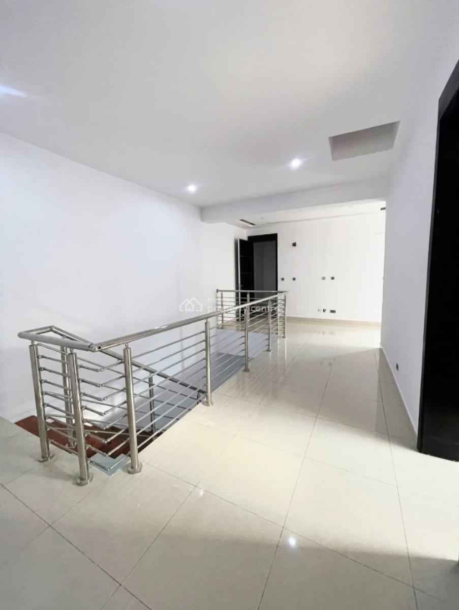 Spacious 5-bedroom Semi Detached Duplex, Osapa, Lekki, Lagos, Semi-detached Duplex for Sale