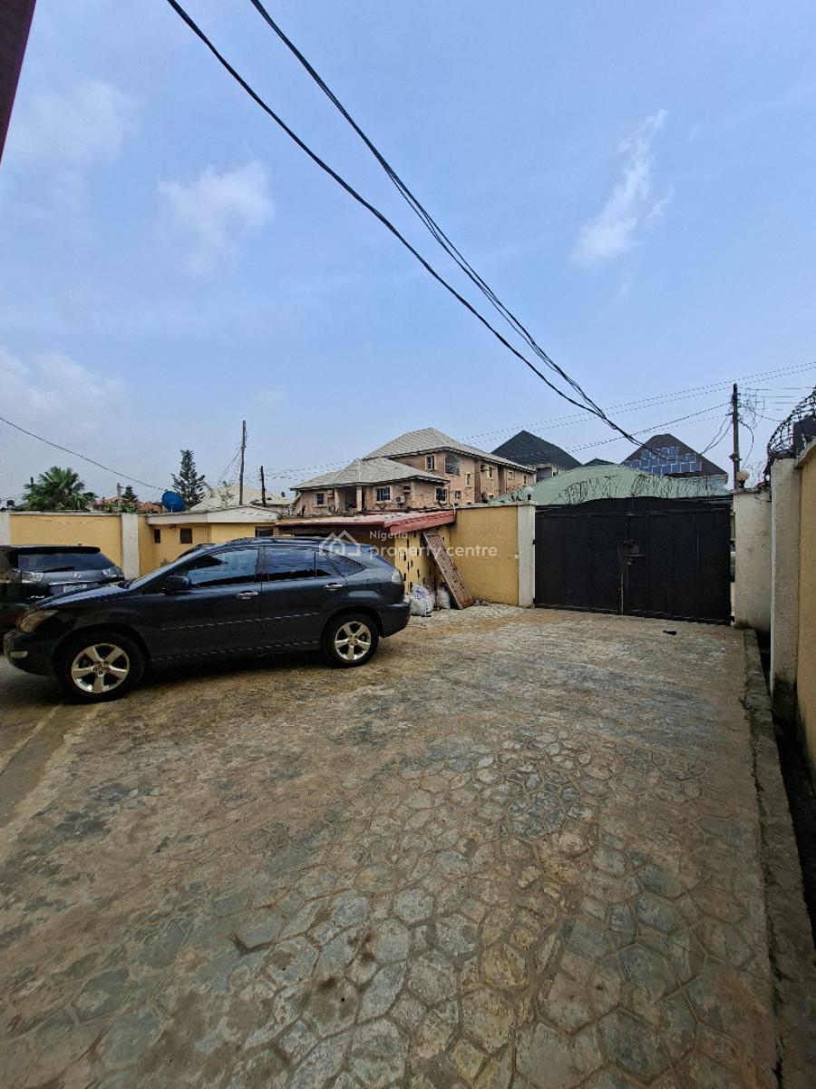 Block of 8 Flats in an Estate with C of O, Parkview Estate, Ago Palace, Isolo, Lagos, Block of Flats for Sale