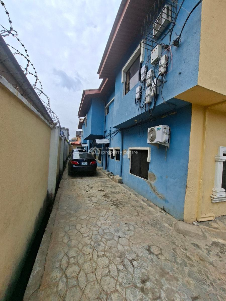 Block of 8 Flats in an Estate with C of O, Parkview Estate, Ago Palace, Isolo, Lagos, Block of Flats for Sale