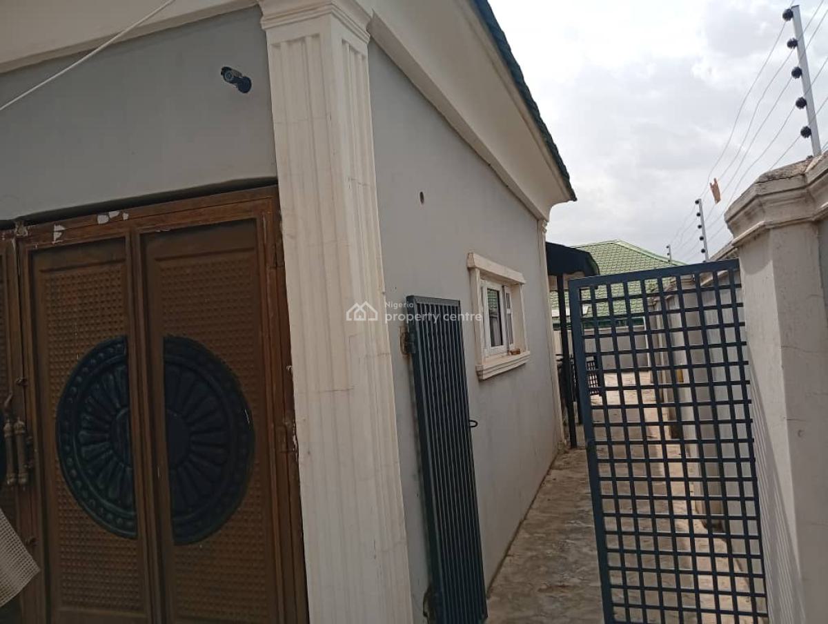 Tastefully Furnished 5 Bedroom Bungalow, Soka, Oluyole, Oyo, Detached Bungalow for Sale