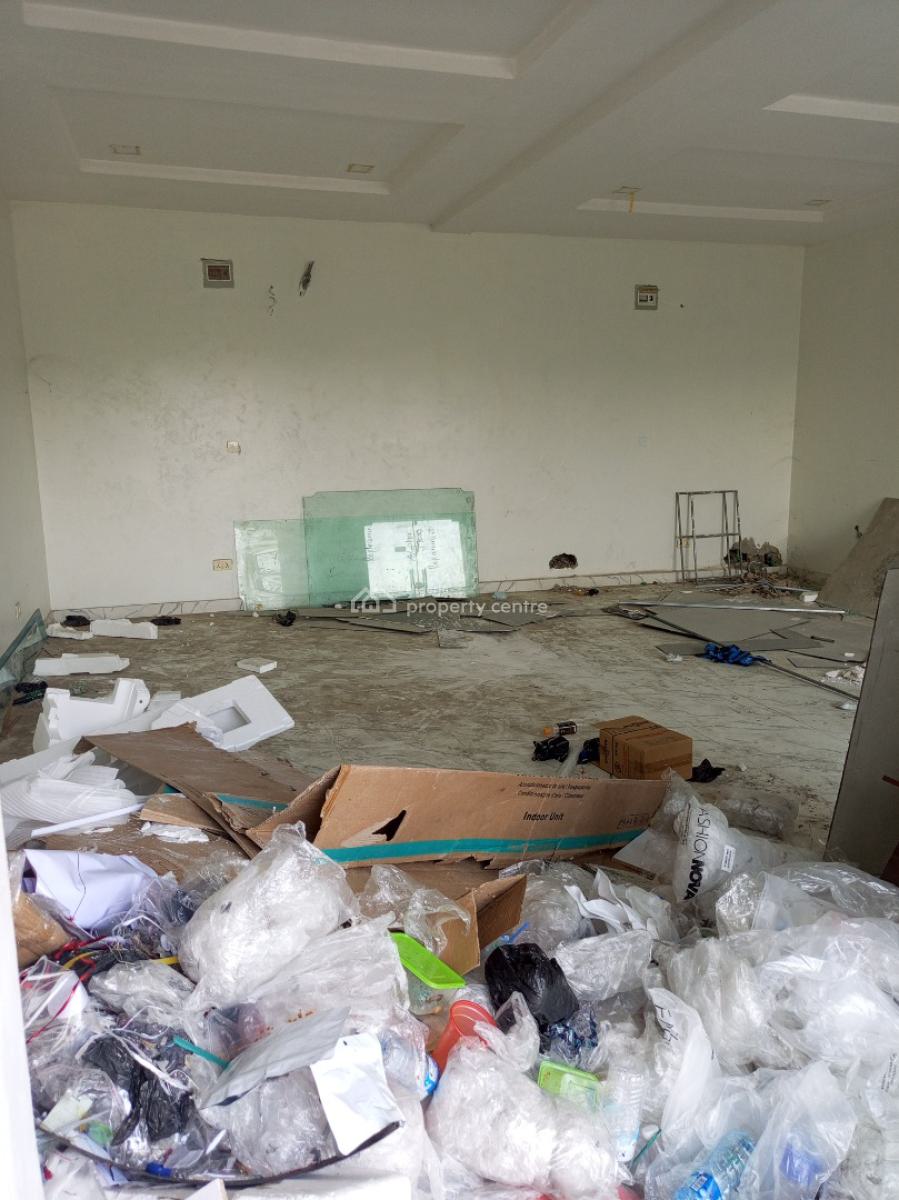 58sqm First Floor, Along Lekki Epe Expressway, Ologolo, Lekki, Lagos, Plaza / Complex / Mall for Rent
