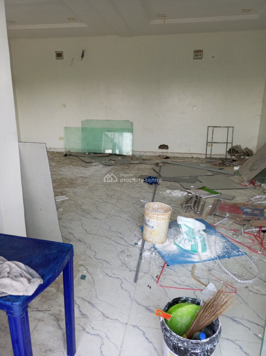 58sqm First Floor, Along Lekki Epe Expressway, Ologolo, Lekki, Lagos, Plaza / Complex / Mall for Rent