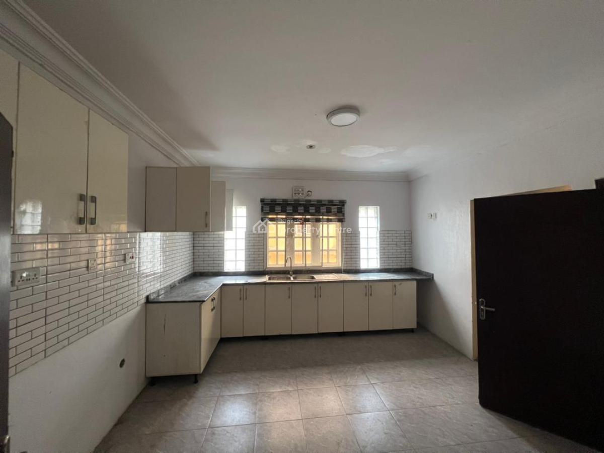 Standard 3 Bedrooms Apartment with a Bq, Victoria Island (vi), Lagos, Flat / Apartment for Rent