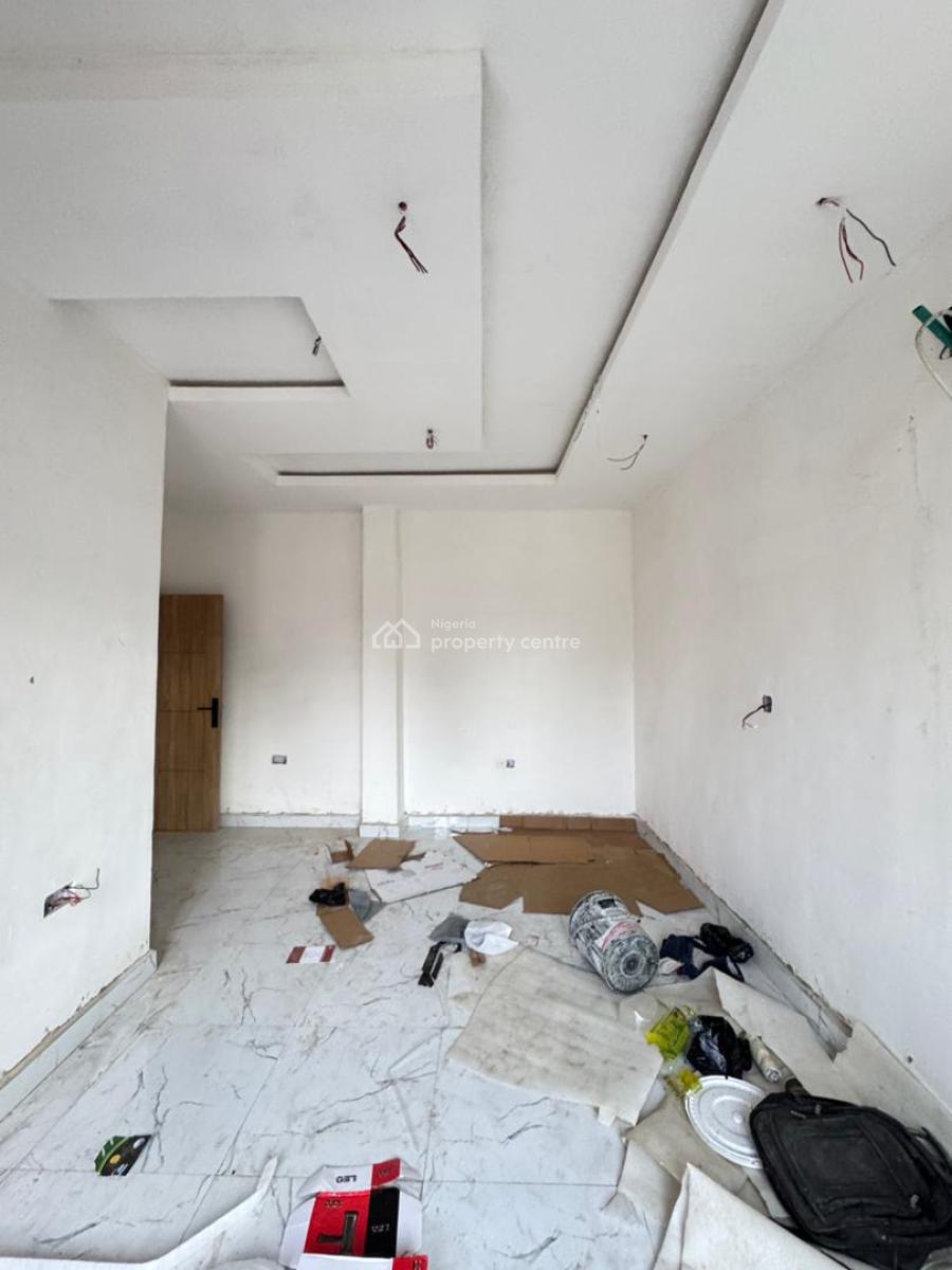 Lovely 2 Bedroom with Both Open & Close Plan Kitchen, Yaba, Lagos, Flat / Apartment for Sale