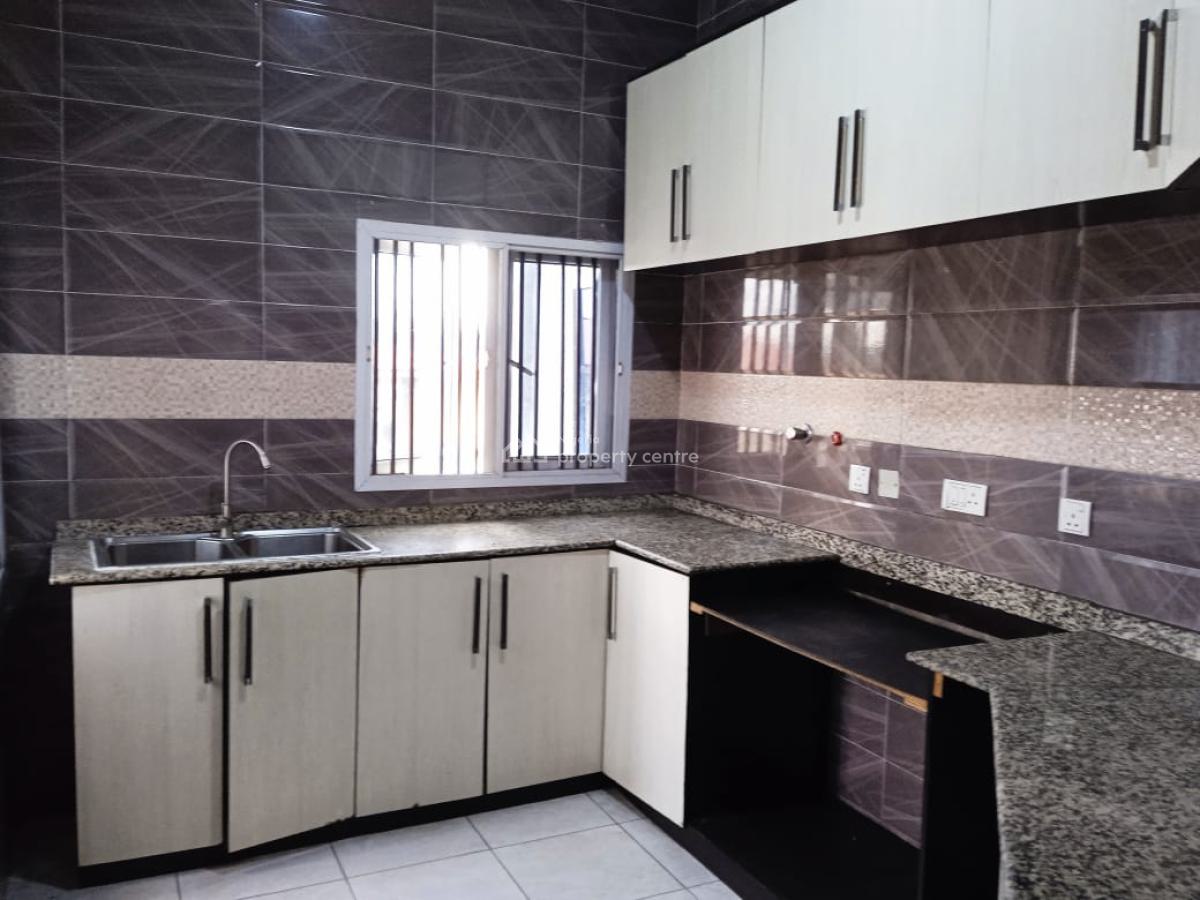 3 Bedroom Flat, Off Allen Avenue/ Awolowo Way, Ikeja, Lagos, Flat / Apartment for Rent