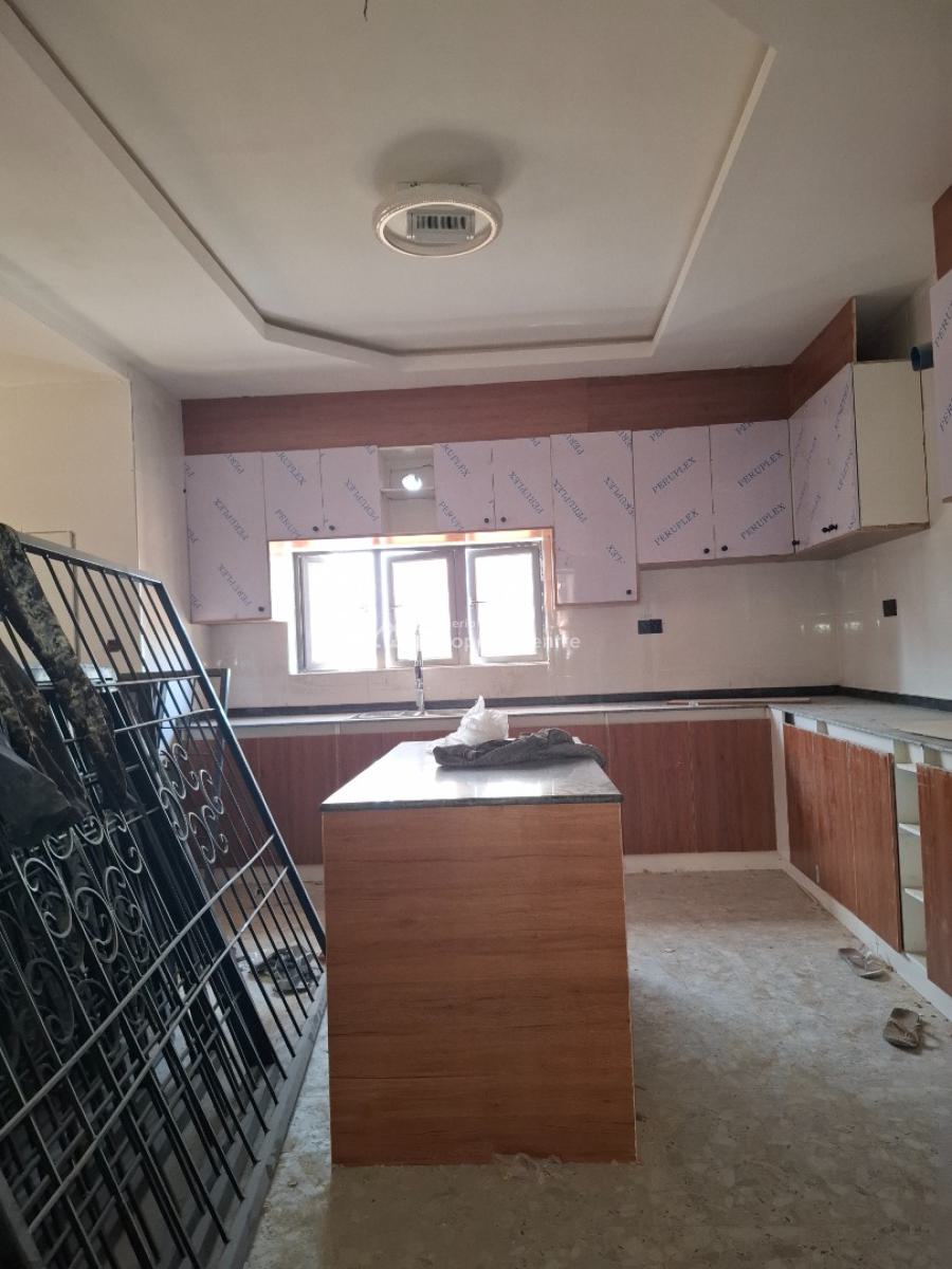 Standard 5 Bedroom Detached Duplex with Bq, Guzape District, Abuja, Detached Bungalow for Sale