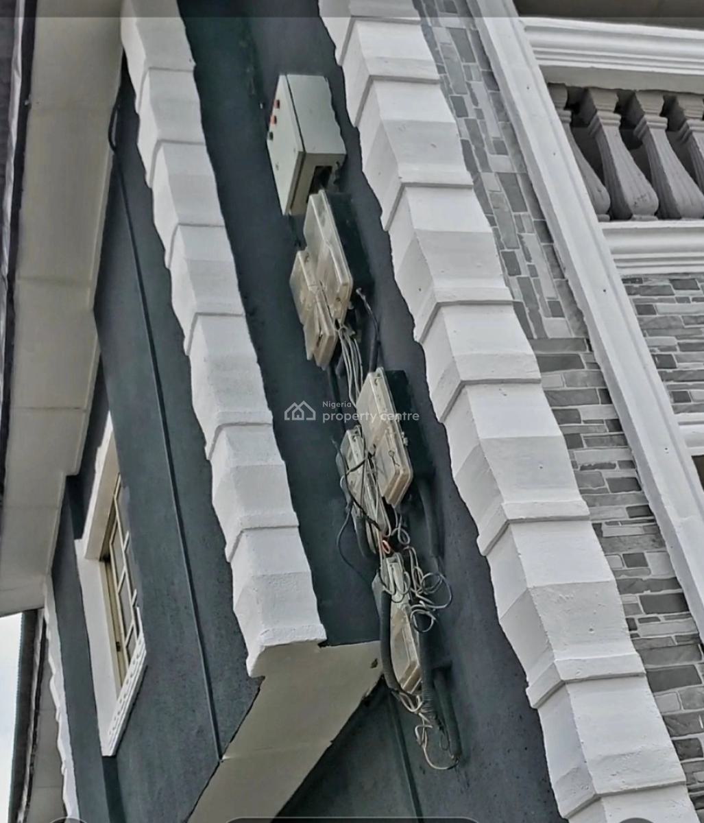 2 Bedroom Flat with 2 Toilets and 1 Bathroom, Off Ogunlana Street, Egbeda, Alimosho, Lagos, Flat / Apartment for Rent