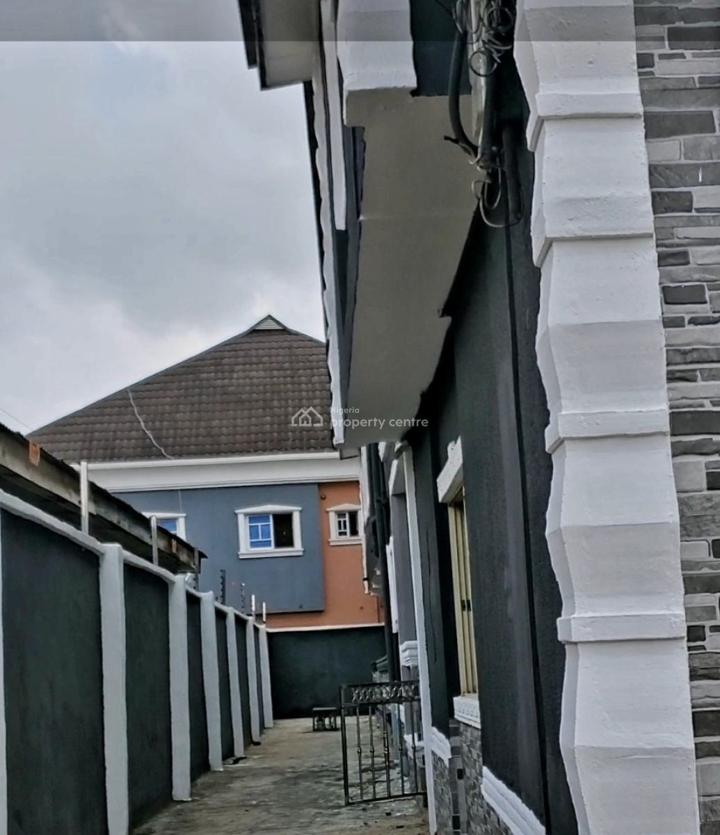 2 Bedroom Flat with 2 Toilets and 1 Bathroom, Off Ogunlana Street, Egbeda, Alimosho, Lagos, Flat / Apartment for Rent