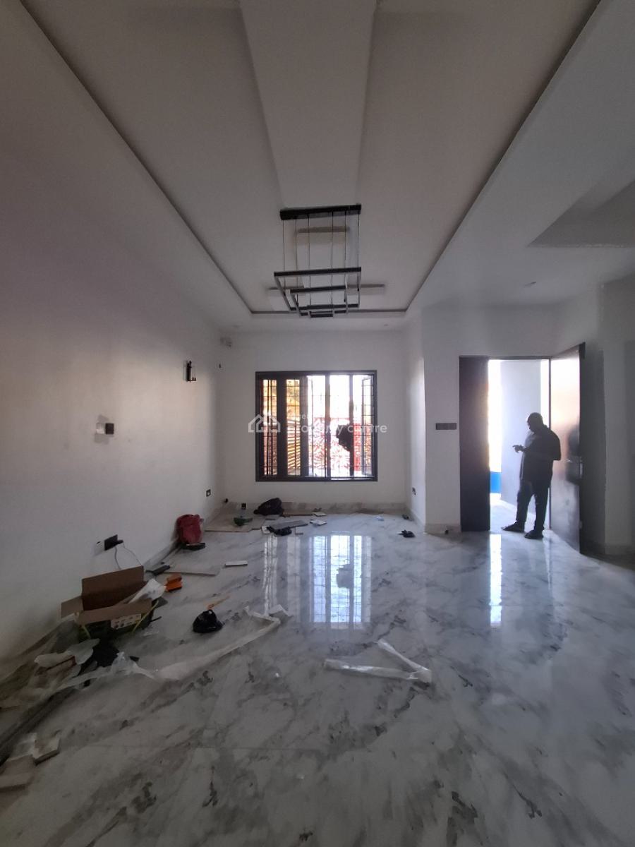 Private and Gated: Standard 5 Bedroom Terrace Duplex, Guzape District, Abuja, Terraced Duplex for Sale