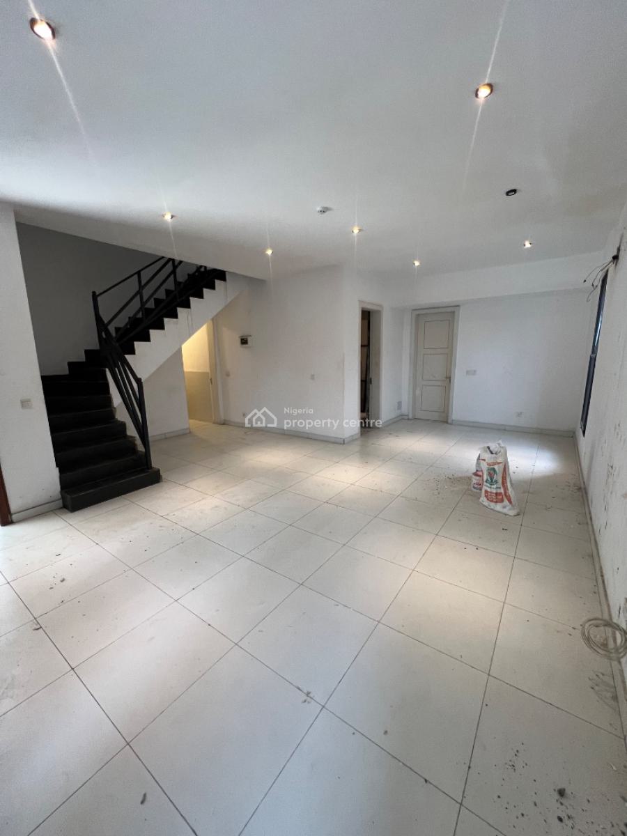 4-bedroom Maisonette with Bq, Ologolo, Lekki, Lagos, Flat / Apartment for Rent