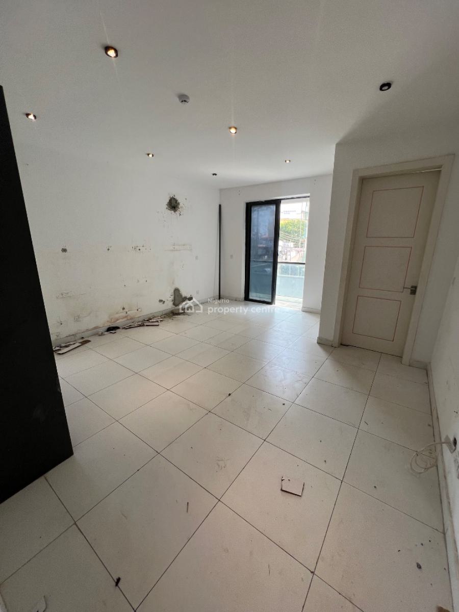 4-bedroom Maisonette with Bq, Ologolo, Lekki, Lagos, Flat / Apartment for Rent