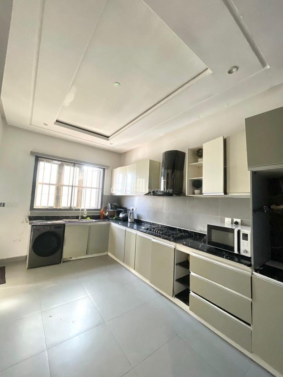 Spacious 3 Bedroom Apartment, Atlantis 3 Estate, Ologolo, Lekki, Lagos, Flat / Apartment Short Let